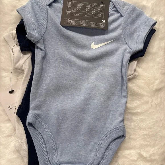 NWT Nike Baby Bodysuit 3 Piece Set | Infant- 3 months - Picture 5 of 7